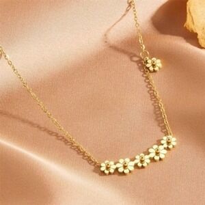 18K Gold Plated Titanium Steel Dainty Flower Necklace Floral Pendant 40+5cm